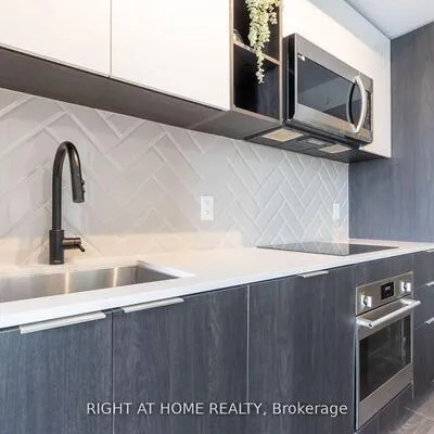 36,&nbsp;Zorra, Islington-City Centre West, Toronto