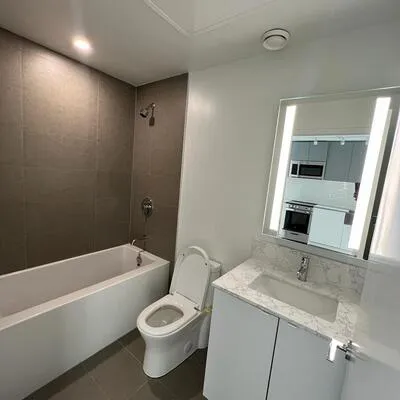 270,&nbsp;Dufferin, South Parkdale, Toronto