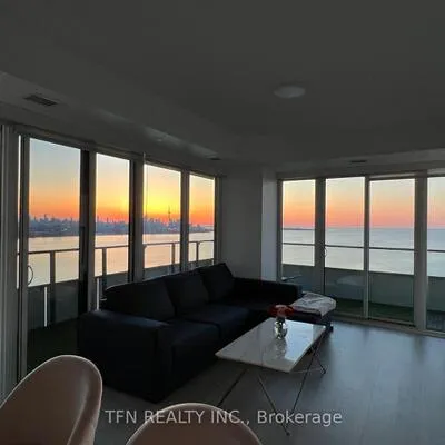20,&nbsp;Shore Breeze, Mimico, Toronto