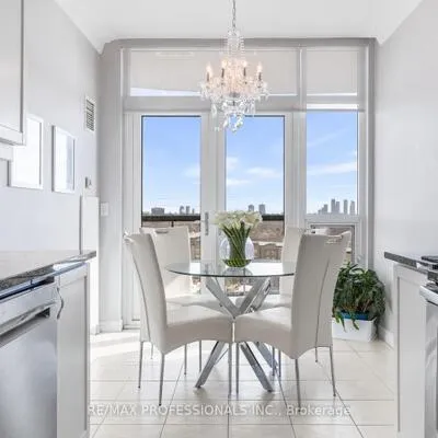 1135,&nbsp;Royal York, Edenbridge-Humber Valley, Toronto
