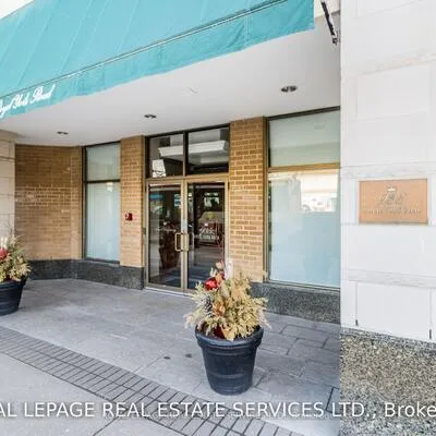 935,&nbsp;Royal York, Stonegate-Queensway, Toronto