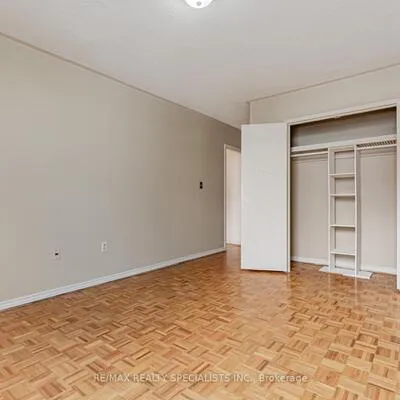 151,&nbsp;La Rose, Humber Heights, Toronto