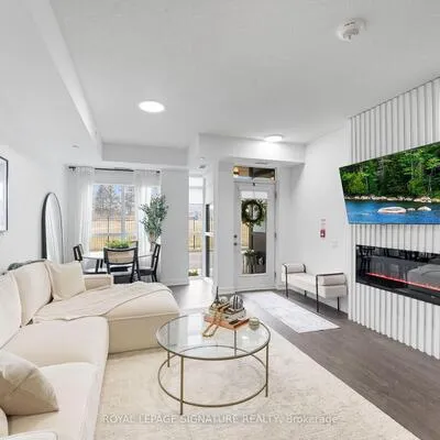 251,&nbsp;Manitoba, Mimico, Toronto