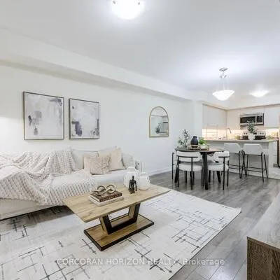 2315,&nbsp;Sheppard, Humberlea-Pelmo Park W5, Toronto