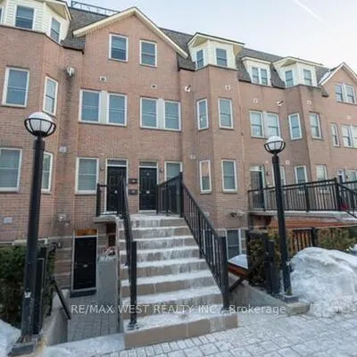 760,&nbsp;Lawrence, Yorkdale-Glen Park, Toronto