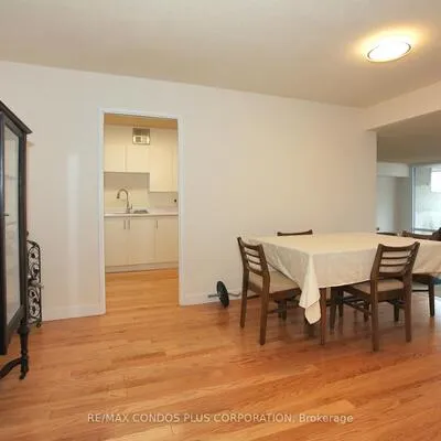 260,&nbsp;Scarlett, Rockcliffe-Smythe, Toronto