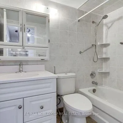 19, Four Winds, York University Heights, Toronto