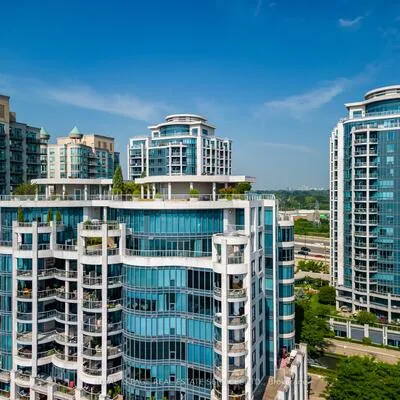 2087,&nbsp;Lake Shore, Mimico, Toronto