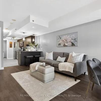 11,&nbsp;Superior, Mimico, Toronto