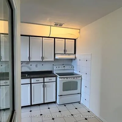 80,&nbsp;Grandravine, York University Heights, Toronto
