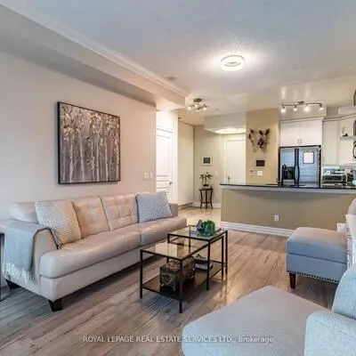 2083,&nbsp;Lake Shore, Mimico, Toronto