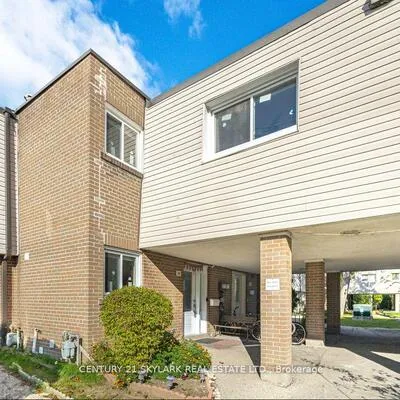 435,&nbsp;Silverstone, West Humber-Clairville, Toronto