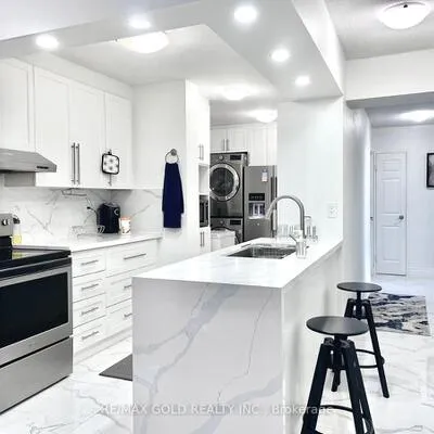 390,&nbsp;Dixon, Kingsview Village-The Westway, Toronto