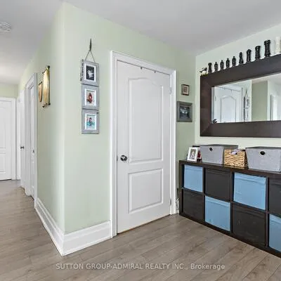 19,&nbsp;Four Winds, York University Heights, Toronto