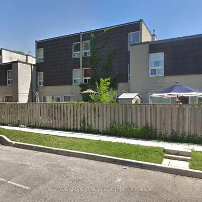 21,&nbsp;Four Winds, York University Heights, Toronto