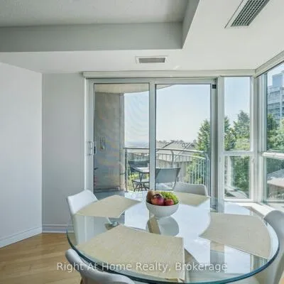 2111,&nbsp;Lake Shore, Mimico, Toronto