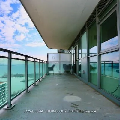 33,&nbsp;Shore Breeze, Mimico, Toronto