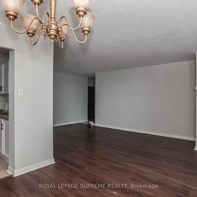 2130,&nbsp;Weston, Weston, Toronto