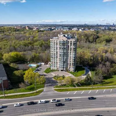 600,&nbsp;Rexdale, West Humber-Clairville, Toronto