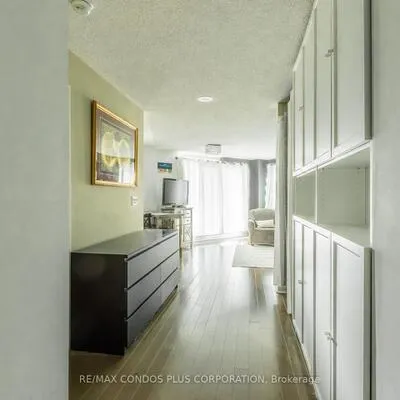 2119,&nbsp;Lake Shore, Mimico, Toronto