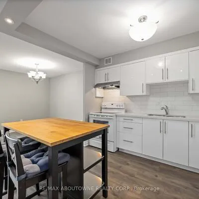 60,&nbsp;Southport, High Park-Swansea, Toronto