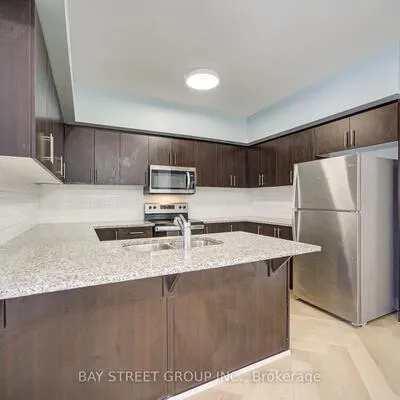 626,&nbsp;Rexdale, West Humber-Clairville, Toronto