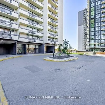 1455,&nbsp;Lawrence, Brookhaven-Amesbury, Toronto