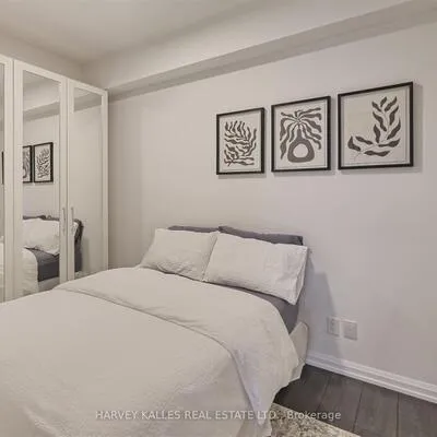 4208,&nbsp;Dundas, Edenbridge-Humber Valley, Toronto