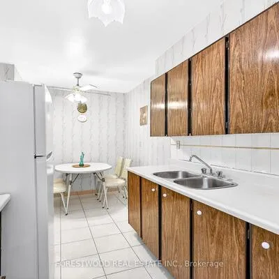 65,&nbsp;Southport, High Park-Swansea, Toronto