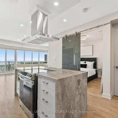 165,&nbsp;Legion, Mimico, Toronto