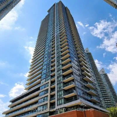 2212,&nbsp;Lake Shore, Mimico, Toronto
