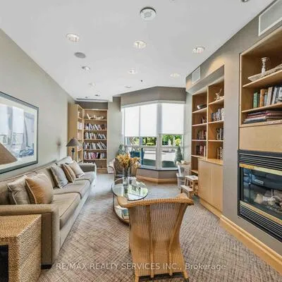 2111,&nbsp;Lake Shore, Mimico, Toronto