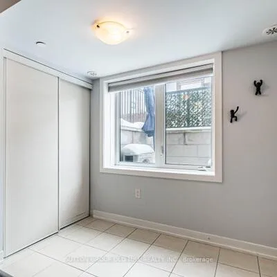 6,&nbsp;Drummond, Mimico, Toronto