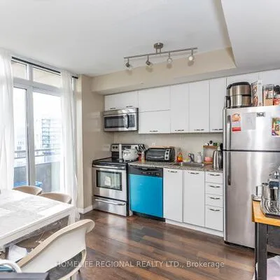 38,&nbsp;Joe Shuster, South Parkdale, Toronto