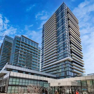 251,&nbsp;Manitoba, Mimico, Toronto