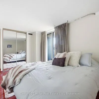 3845,&nbsp;Lake Shore, Long Branch, Toronto