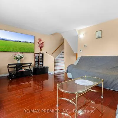 1605,&nbsp;Albion, Mount Olive-Silverstone-Jamestown, Toronto