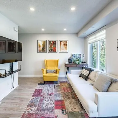 16,&nbsp;Laidlaw, South Parkdale, Toronto