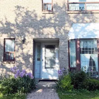19,&nbsp;Gosford, Black Creek, Toronto