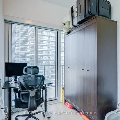 30,&nbsp;Shore Breeze, Mimico, Toronto