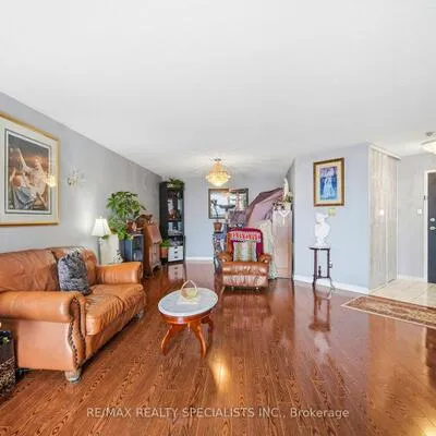 5,&nbsp;Rowntree, Mount Olive-Silverstone-Jamestown, Toronto