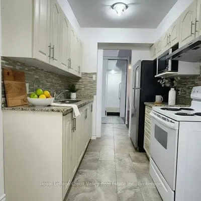 2835,&nbsp;Islington, Humber Summit, Toronto