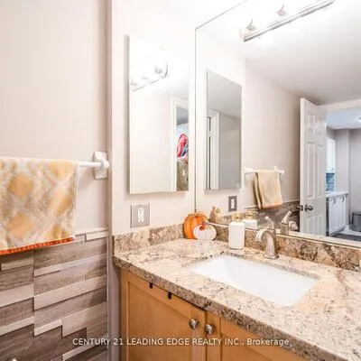 700,&nbsp;Humberwood, West Humber-Clairville, Toronto
