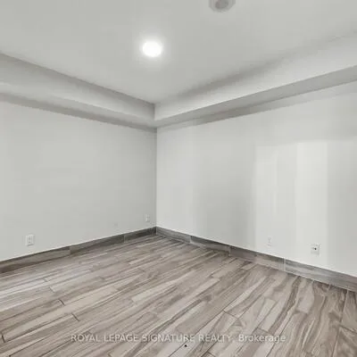 38,&nbsp;Joe Shuster, South Parkdale, Toronto