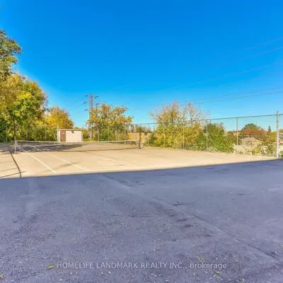 541,&nbsp;Blackthorn, Keelesdale-Eglinton West, Toronto