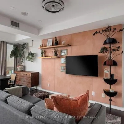 11,&nbsp;Superior, Mimico, Toronto