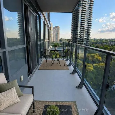 2212,&nbsp;Lake Shore, Mimico, Toronto