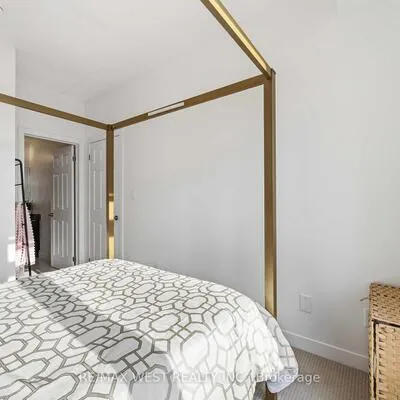 6,&nbsp;Bicknell, Keelesdale-Eglinton West, Toronto