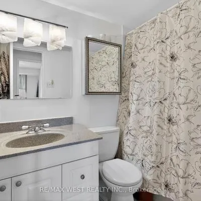 75,&nbsp;Emmett, Mount Dennis, Toronto