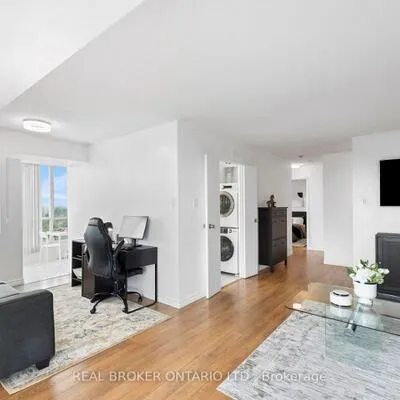 3077,&nbsp;Weston, Humberlea-Pelmo Park W5, Toronto